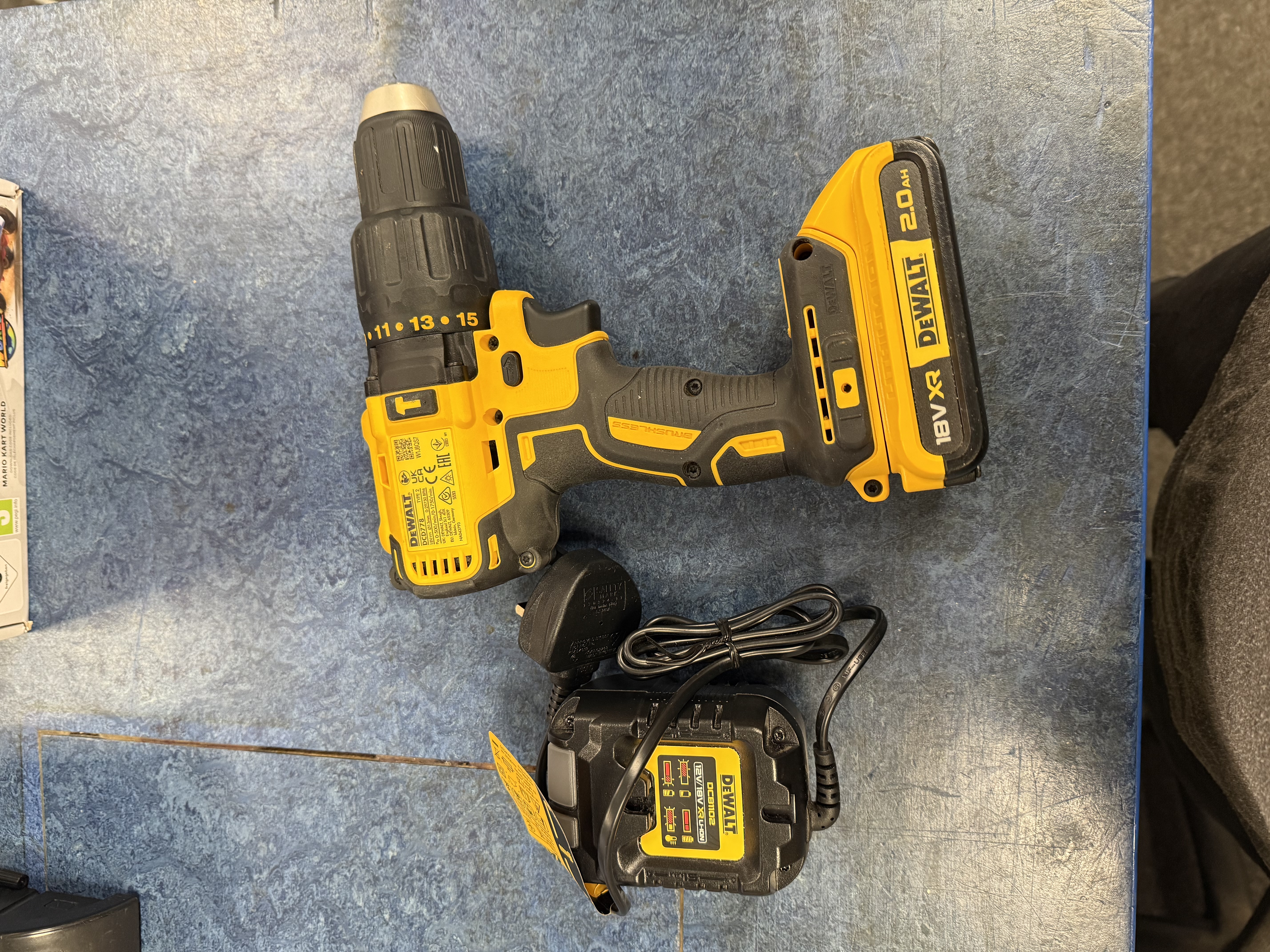 Pre-owned Dewalt dewalt dcd778 18v xr brushless combo drill - Own4Less